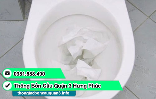 Bồn cầu dội nước không xuống có xử lý được không ?